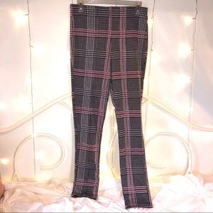 Structured printed pointe pants black white red